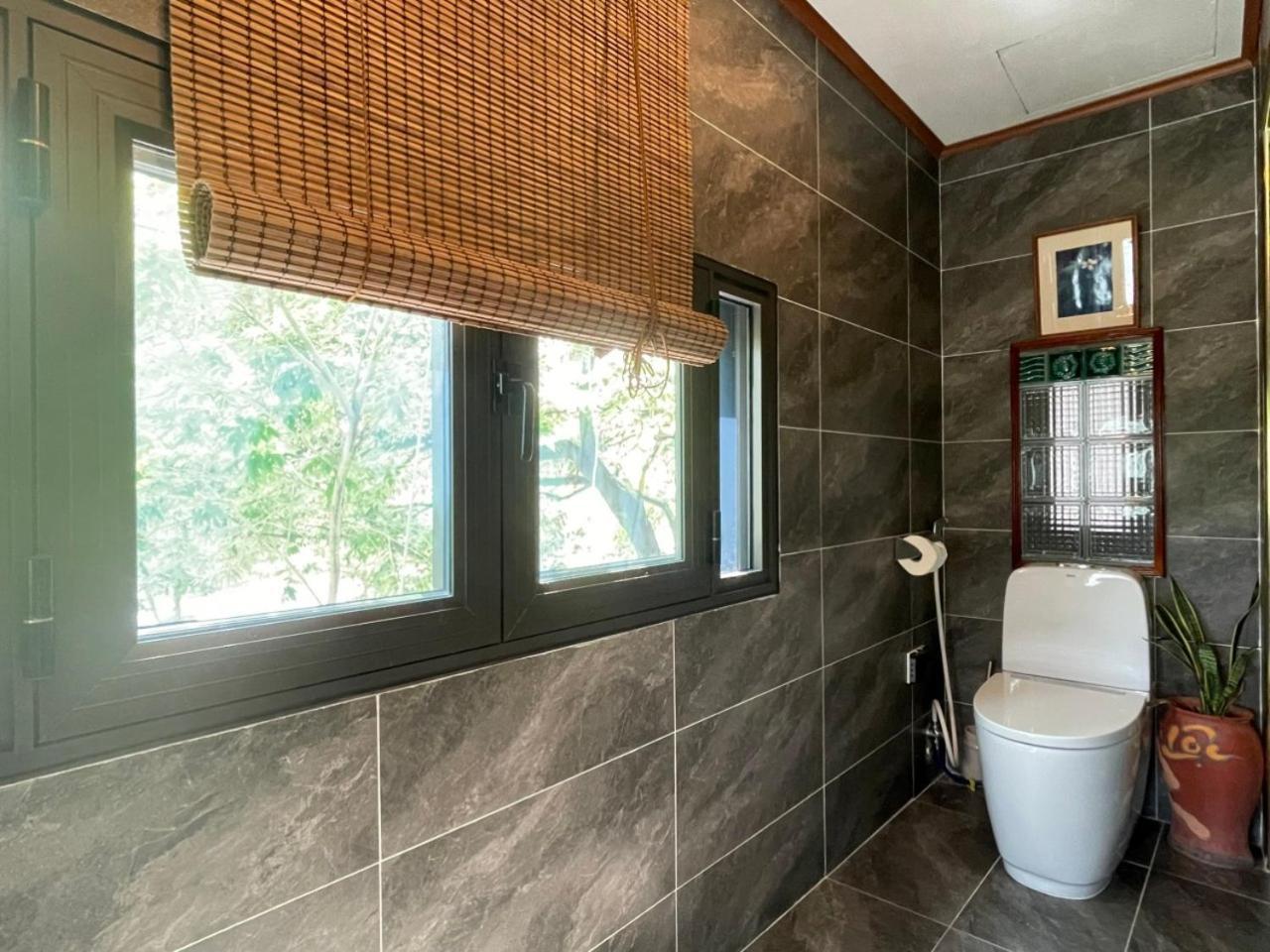 Amazing View, Natural View, 3' To Hoan Kiem Lake, Free Wifi, Netflix, 2 Beds, 1 Toilet-2 Showers अपार्टमेंट *